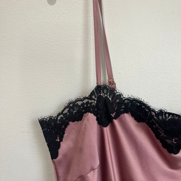 Victoria’s Secret Pink Satin Lace Trim Romper Teddy Size Large - Picture 10 of 10